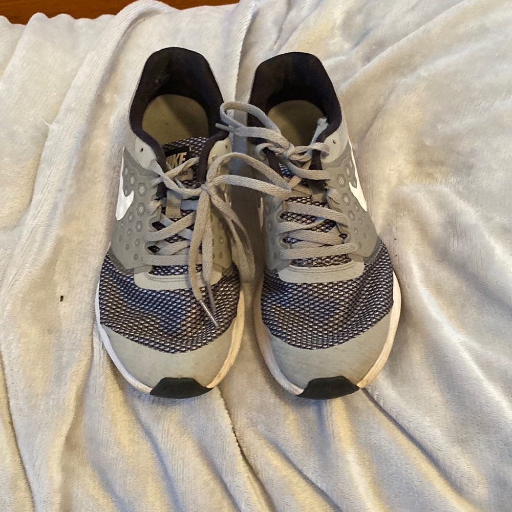 Nike tennis shoes
